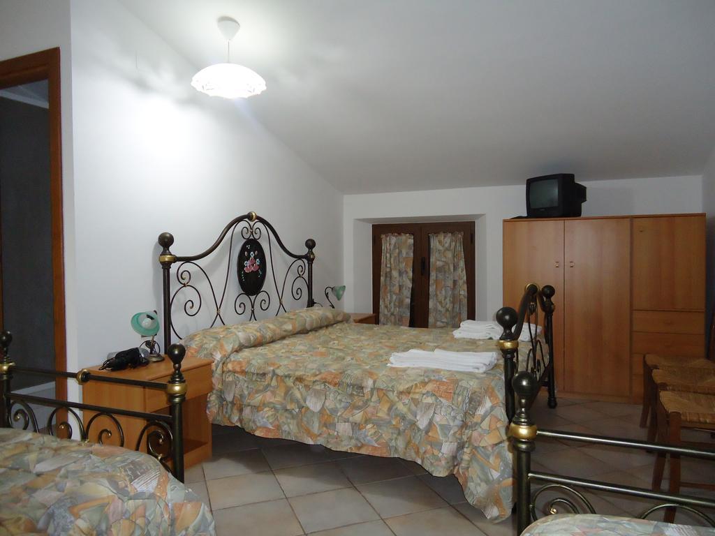 Agriturismo Grisciano Accumoli Szoba fotó